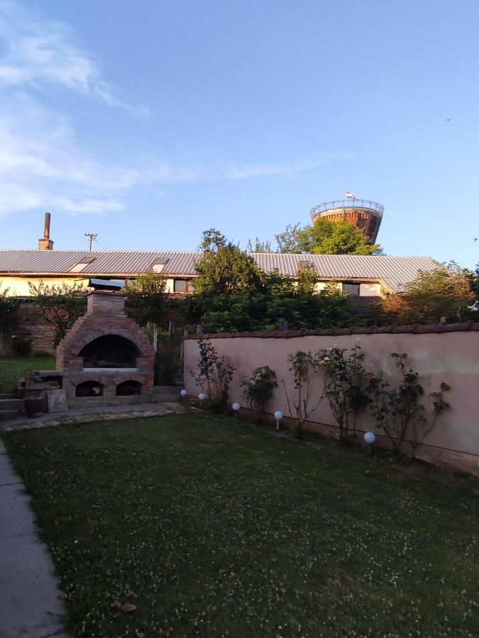 Villa Kuca Za Odmor Kod Mare Vukovar Exterior foto